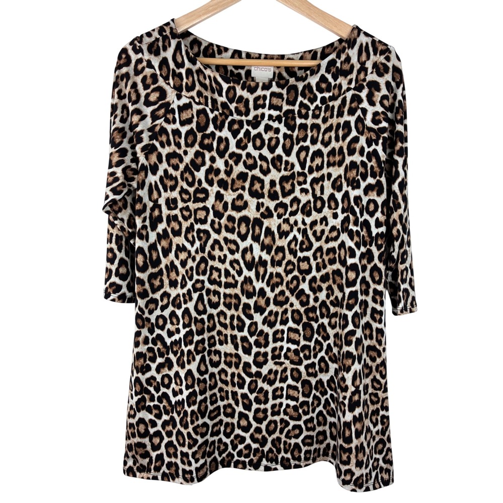 Chico's Leopard Print Sharkbite Hem Top 3/4 Sleeve Size 1 Stretch Animal Print - Picture 2 of 10